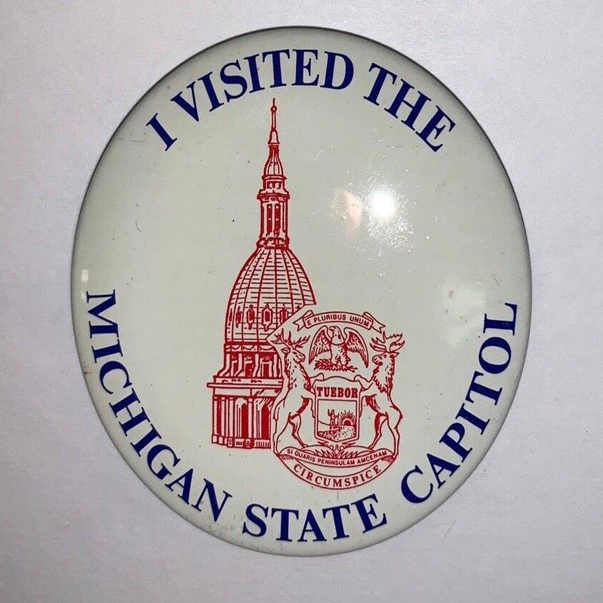 """ I Visited The Michigan State Capitol 2-1/8"""" Vintage Litho Pinback"""