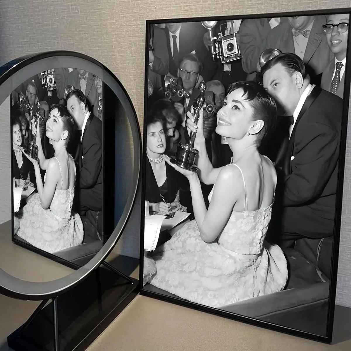 1PC Black And White Audrey Hepburn Classic Photos Poster Self-adhesive Art Waterproof Paper Sticker Coffee House Bar Room Wall - z5 | 10x15cm No Frame