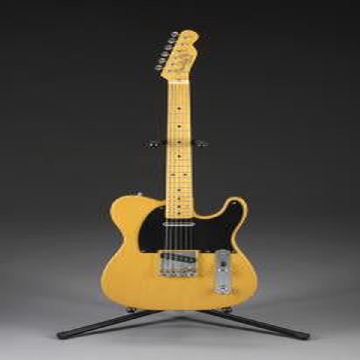 BOB DYLAN OWNED AND PLAYED GUITAR